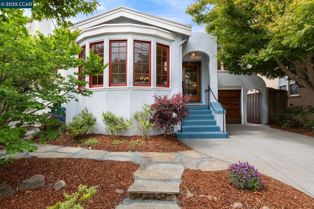 1906 Pacific Ave Property Photo 1
