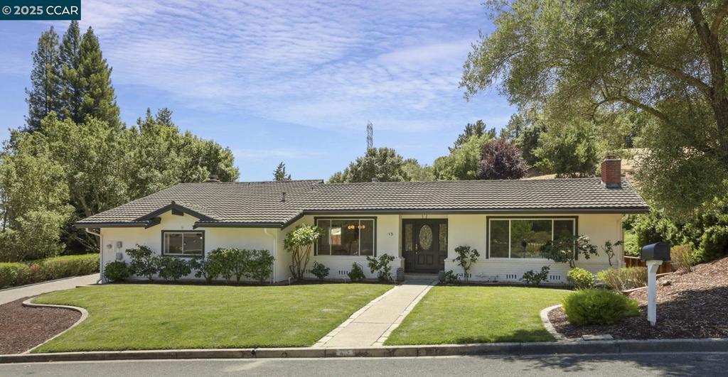 15 Ashbrook Place Property Photo 1