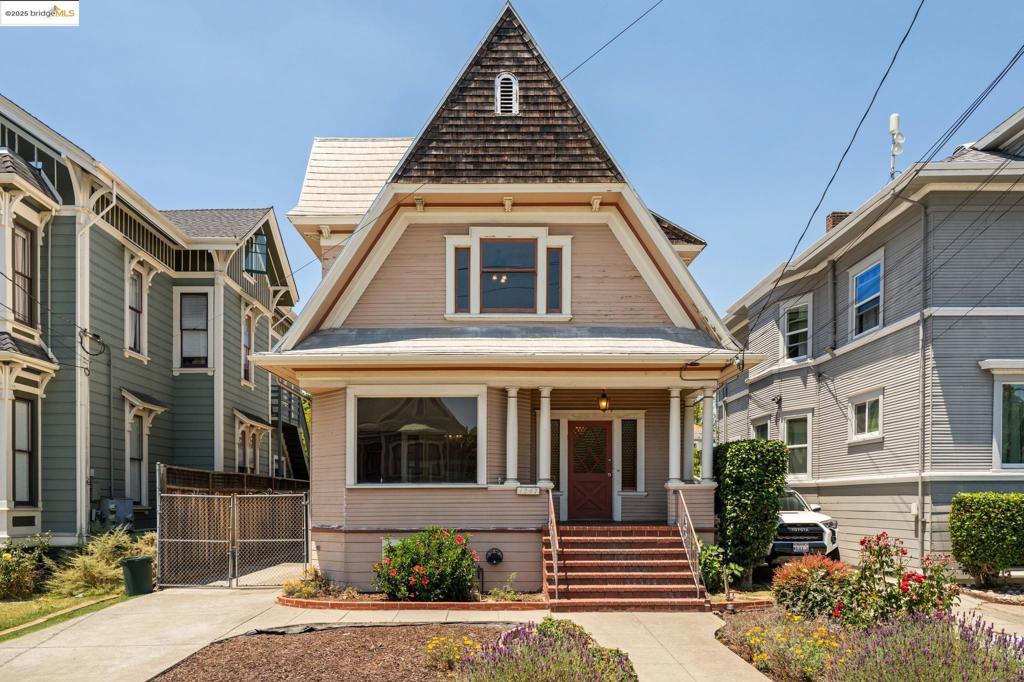 1247 Regent St Property Photo 1