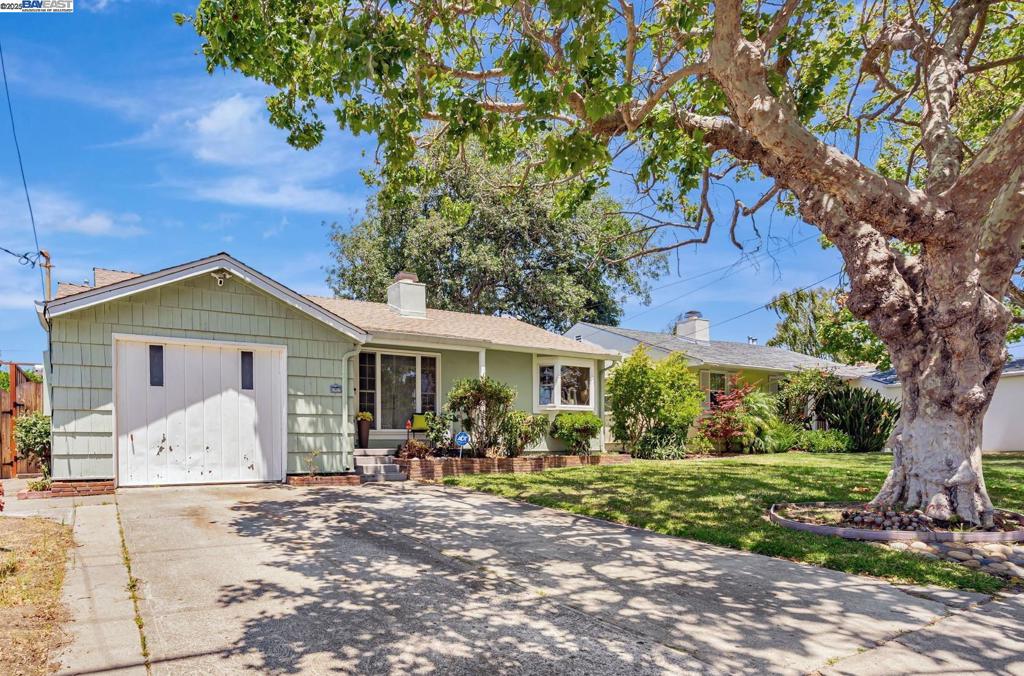 909 Via Manzanas Property Photo 1