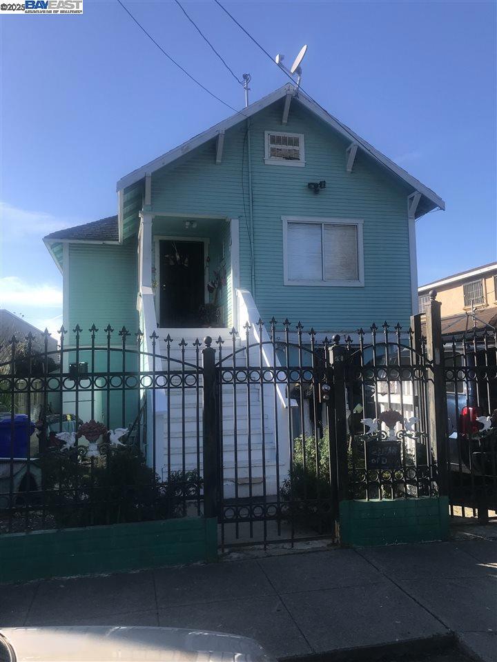 619 2ND ST Property Photo 1