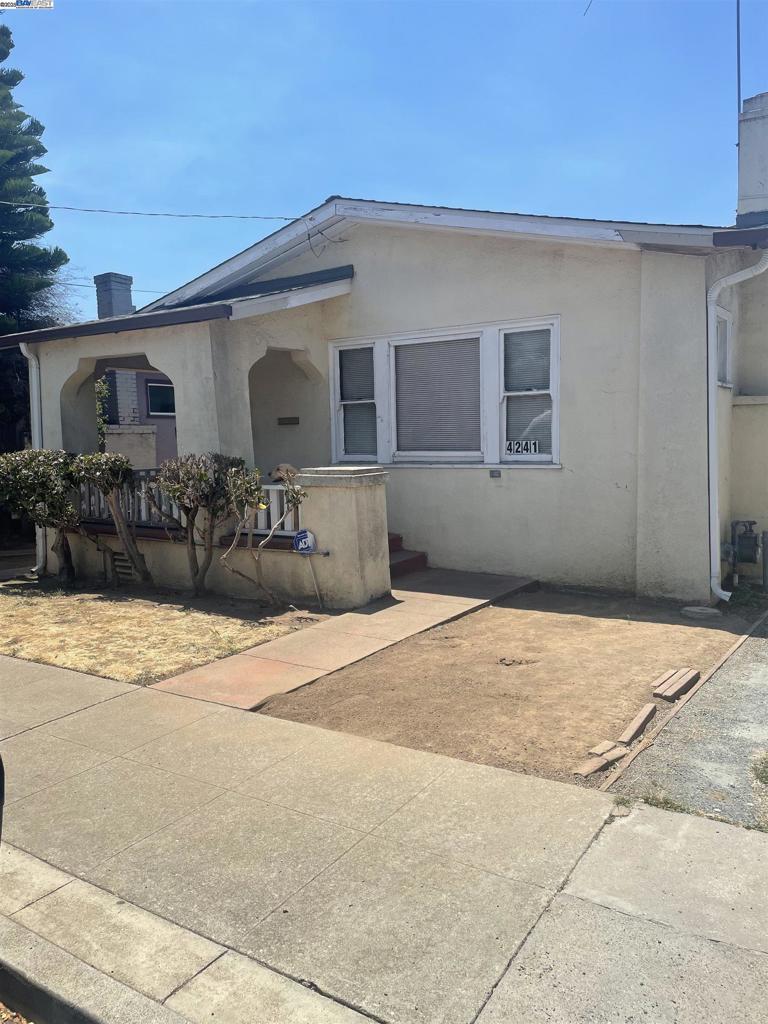 4241 Suter St Property Photo 1