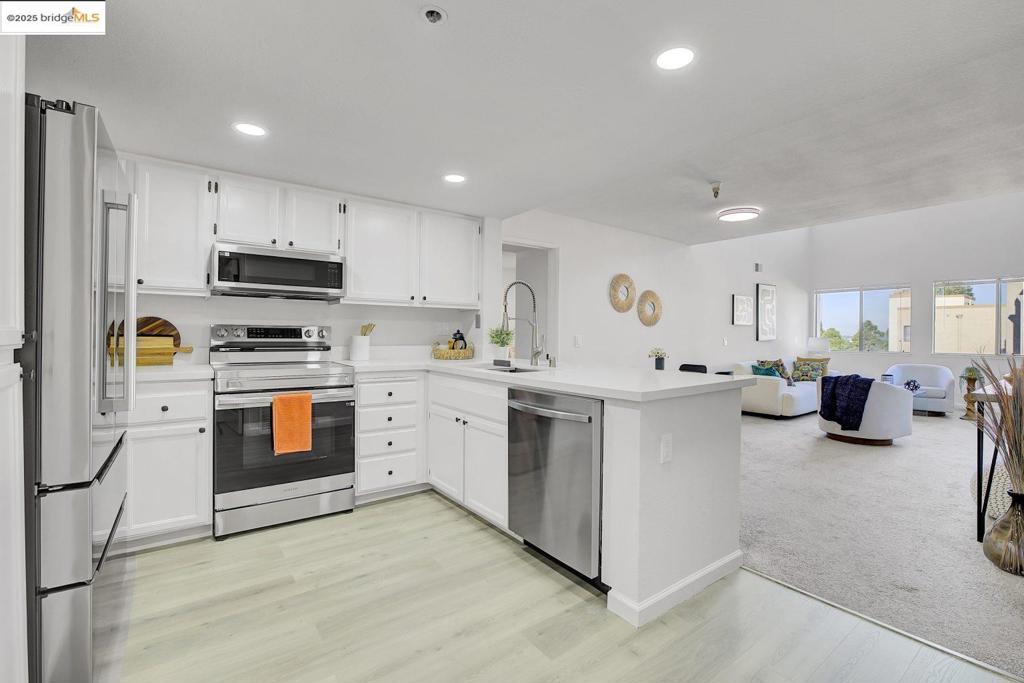 545 Pierce St 2410