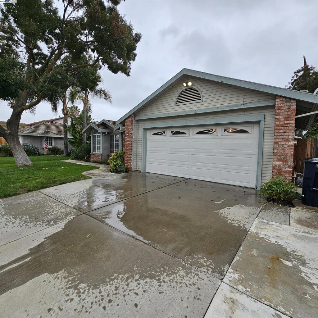 2525 Travao Ln Property Photo 3