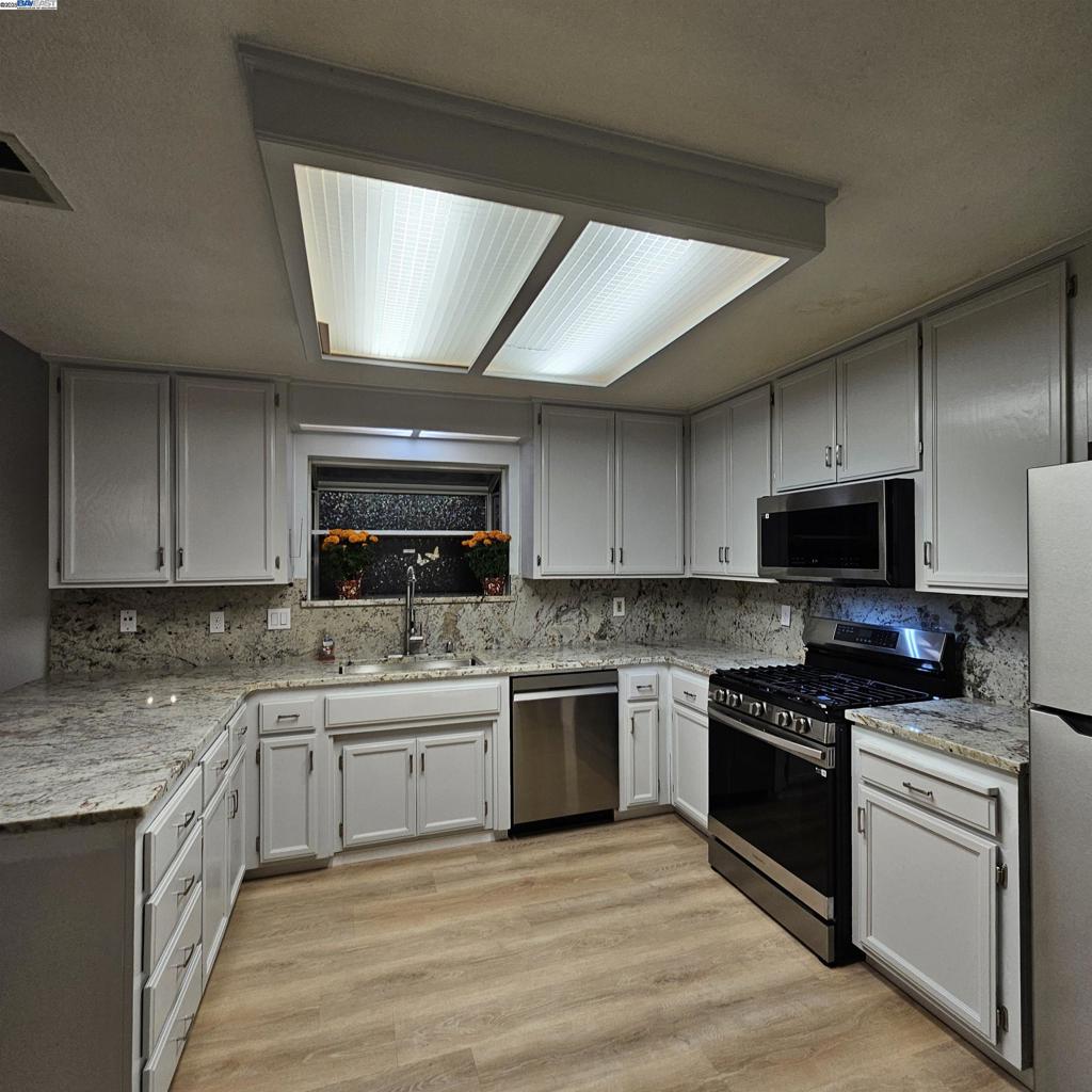 2525 Travao Ln Property Photo 4