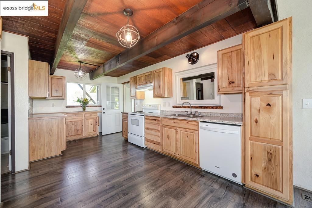 1408 Riosa Rd Property Photo 13