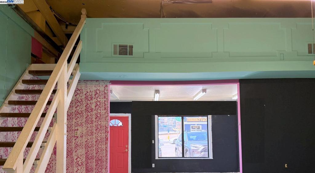 800 1st Street Property Photo 3