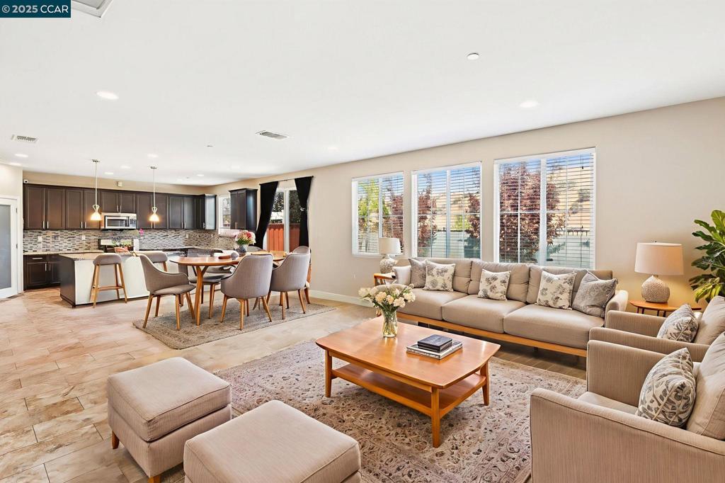 9417 Vintner Cir Property Photo 4