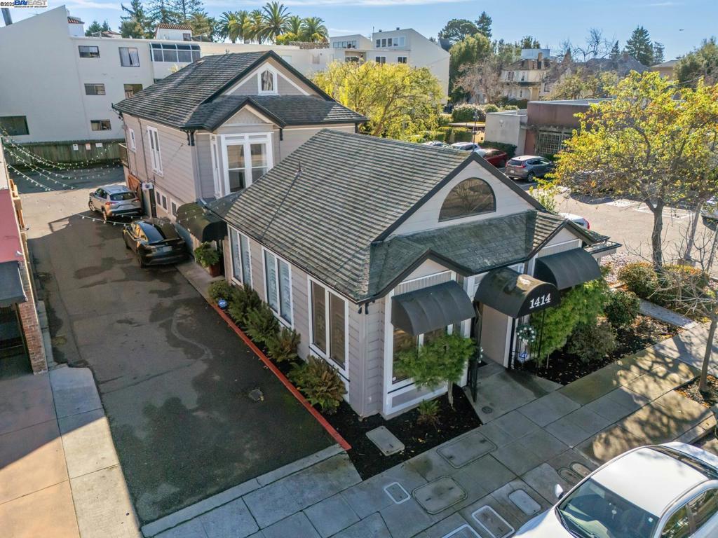 1414 Everett St Property Photo 13