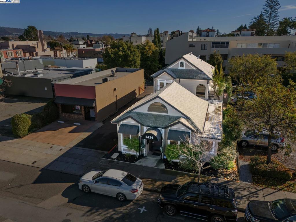 1414 Everett St Property Photo 14