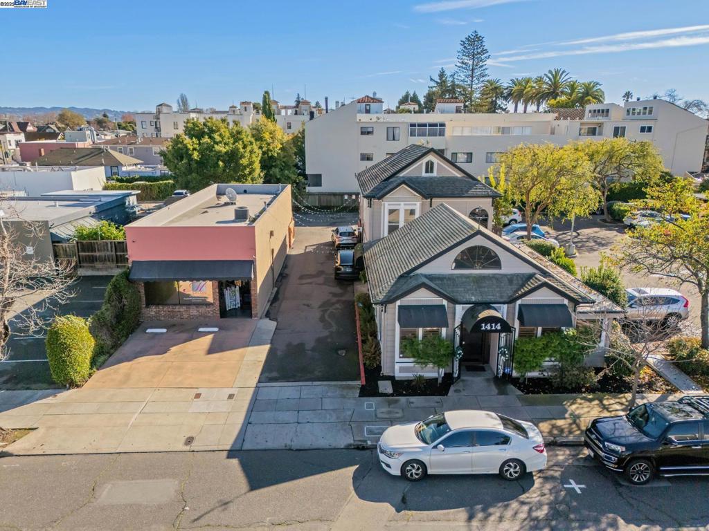 1414 Everett St Property Photo 15