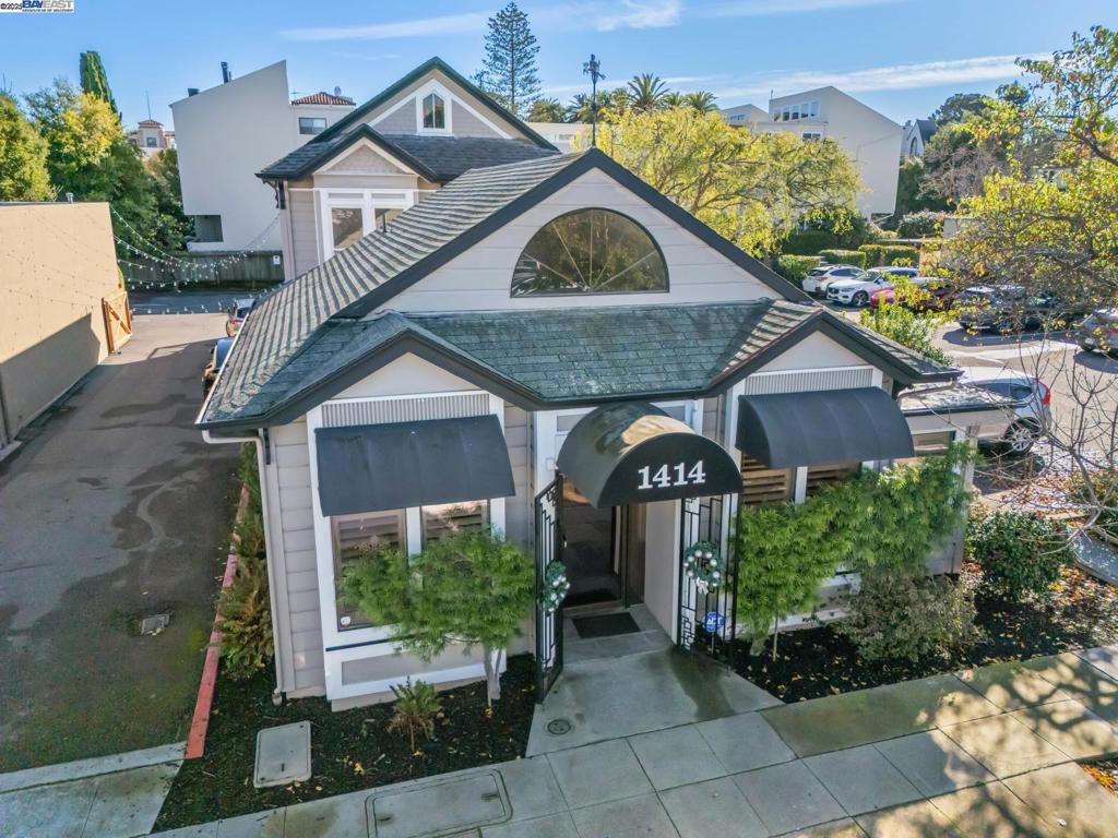 1414 Everett St Property Photo 19