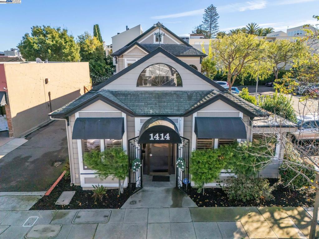 1414 Everett St Property Photo 20