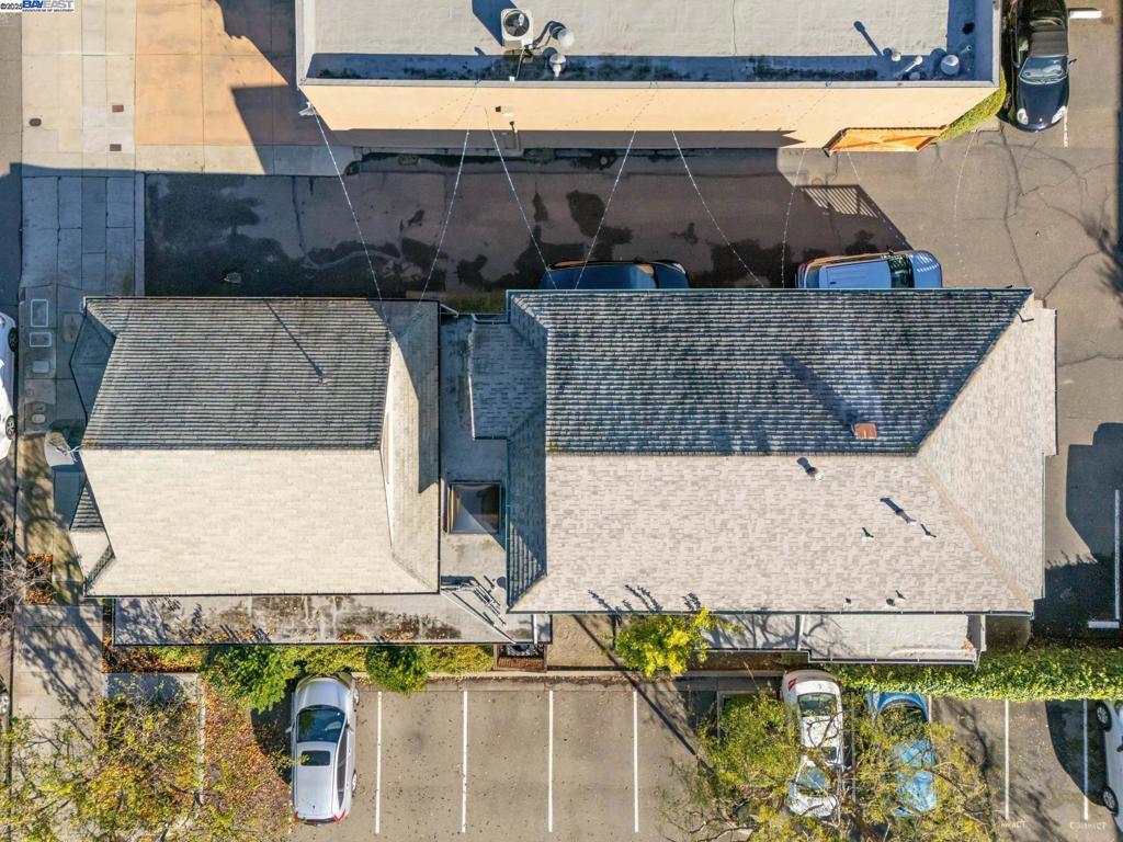 1414 Everett St Property Photo 23