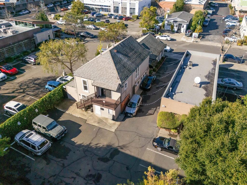 1414 Everett St Property Photo 26