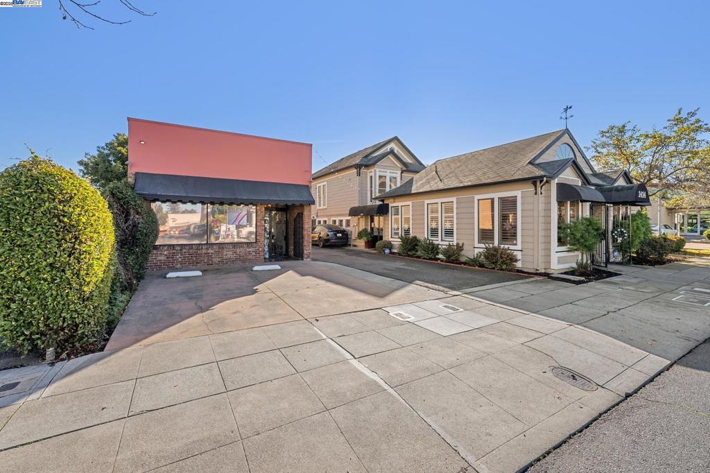 1422 Everett St Property Photo 13