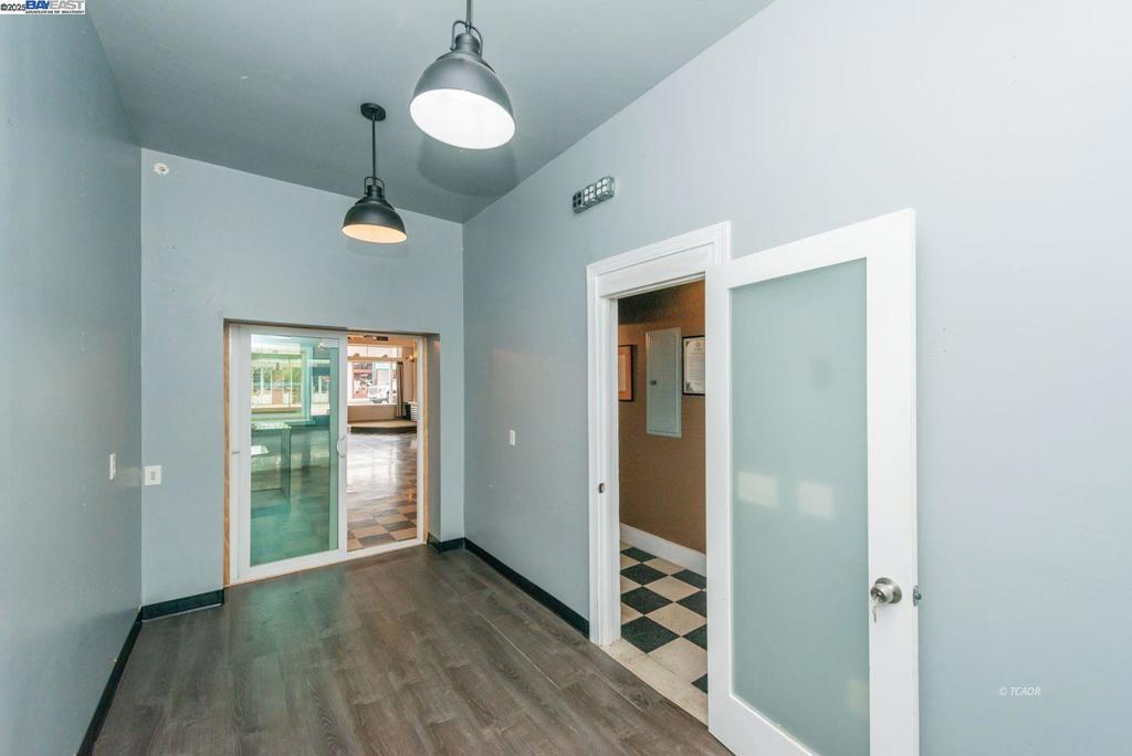 515 Main St. Property Photo 5