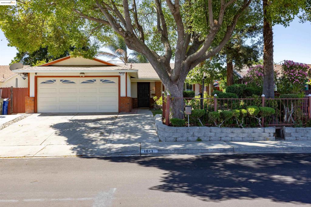 1813 Hanlon Way Property Photo 1