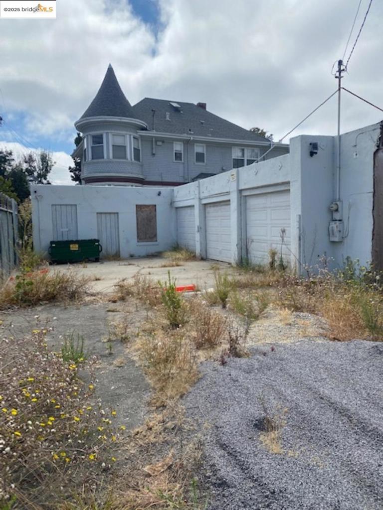 3542 Telegraph Ave Property Photo 1