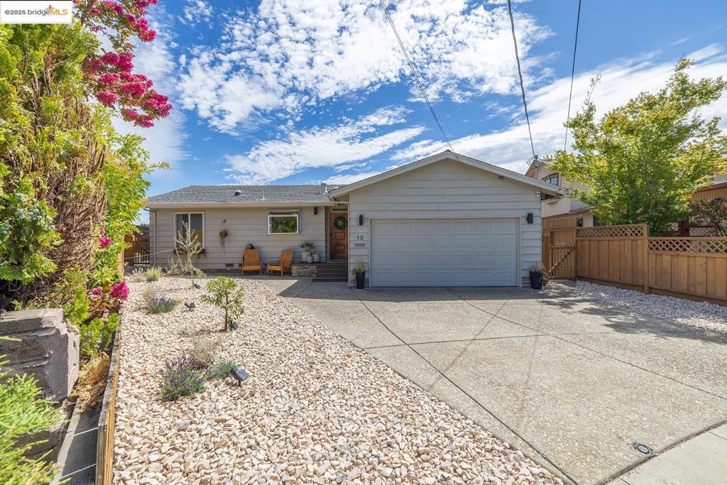 13 Alhambra Court Property Photo 1