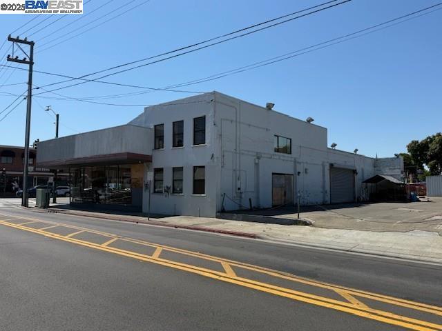 1825 Park St Property Photo 3