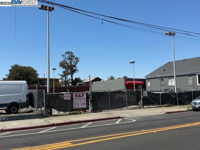 1825 Park St Property Photo 5