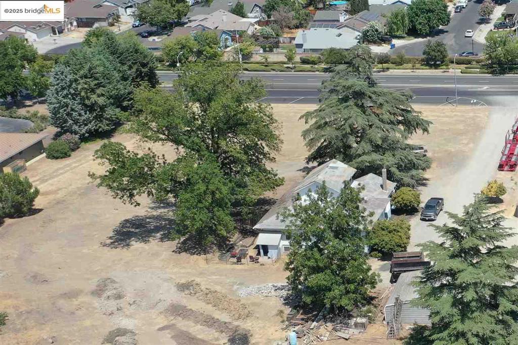3041 Walnut Blvd Property Photo 2
