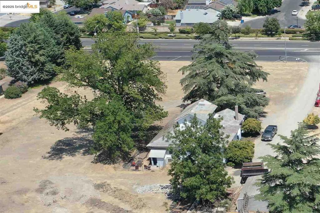 3041 Walnut Blvd Property Photo 3