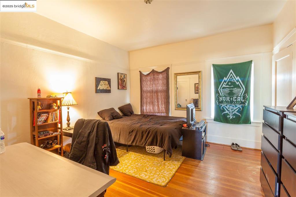 3041 Walnut Blvd Property Photo 11