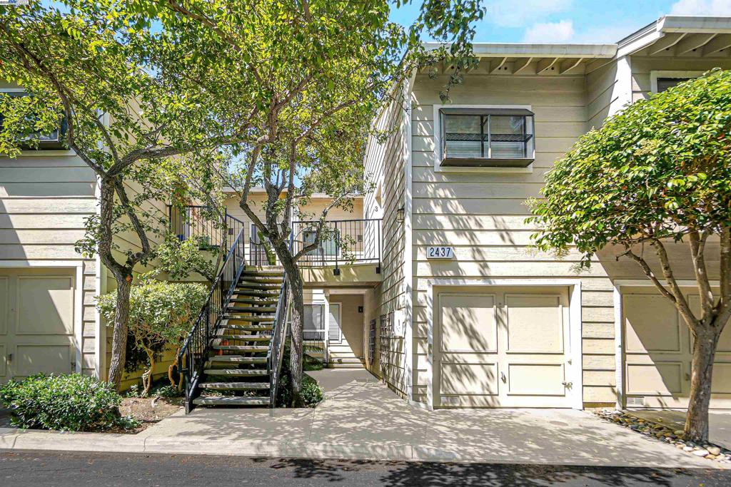 2437 Saint Helena Dr #4 Property Photo 1