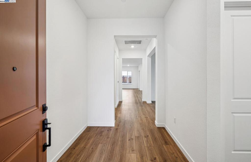 17618 Brightwood Avenue Property Photo 3