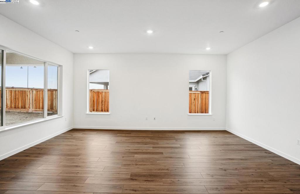 17618 Brightwood Avenue Property Photo 5