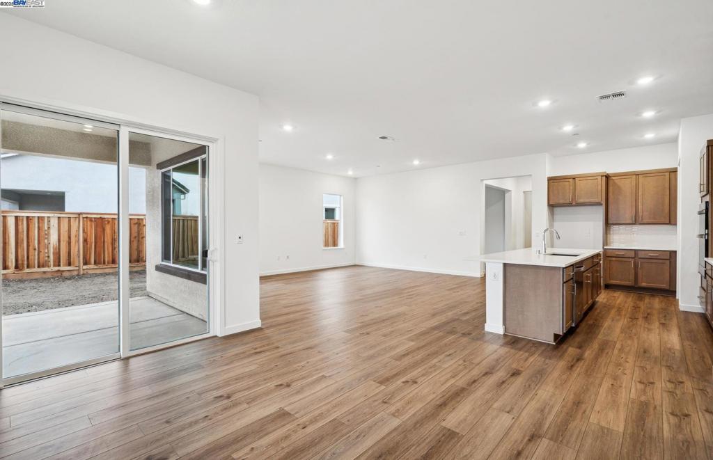 17618 Brightwood Avenue Property Photo 17