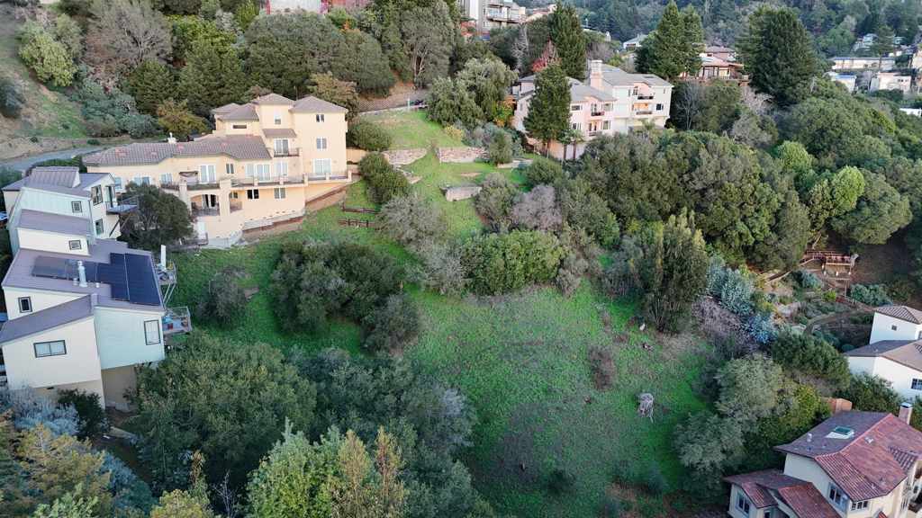 142 Gravatt Dr Property Photo 19
