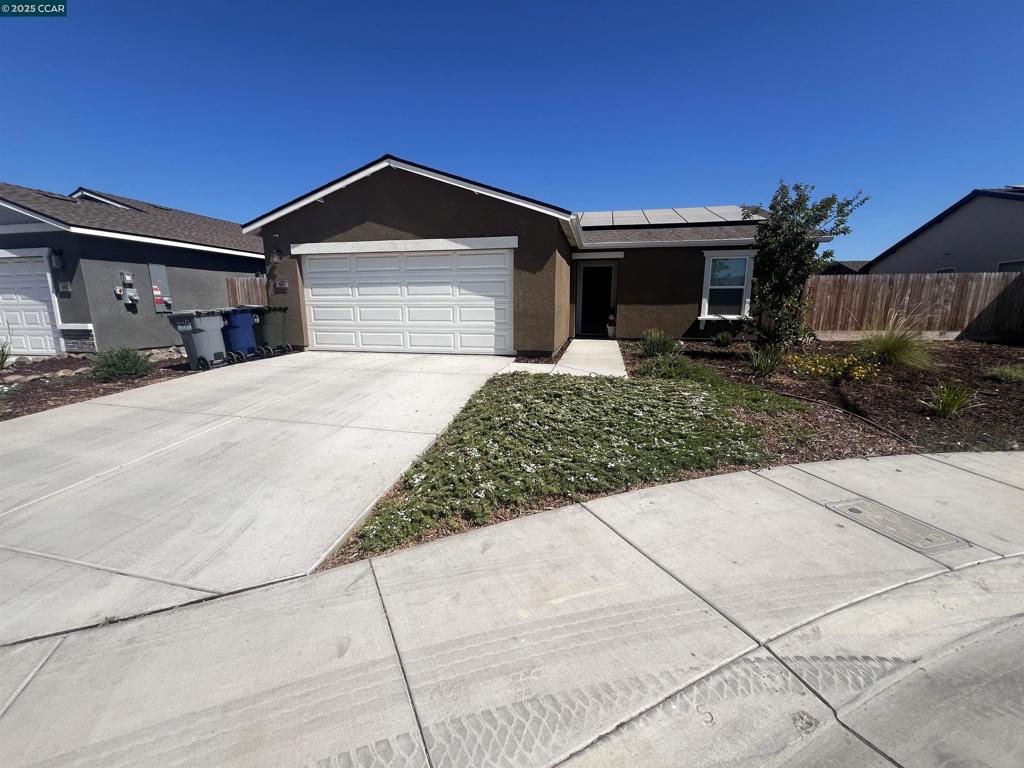 627 Elizabeth Ct Property Photo 1