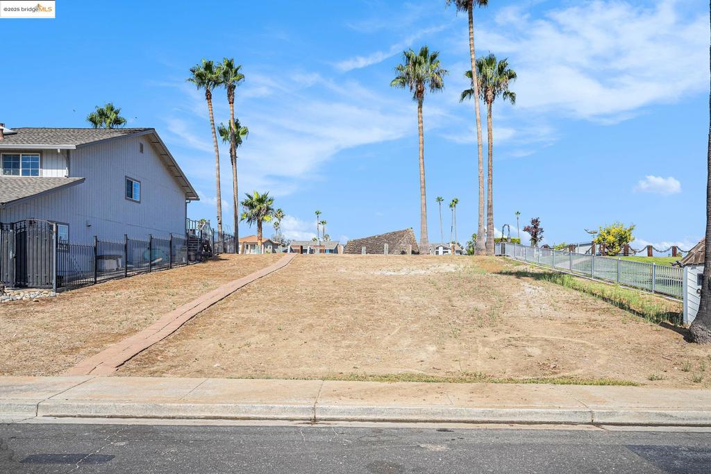 910 Discovery Bay Blvd Property Photo 4