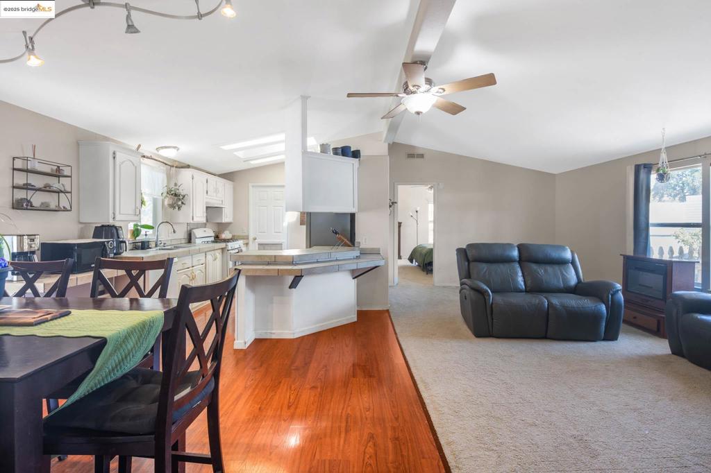 16711 Marsh Creek Rd Property Photo 14