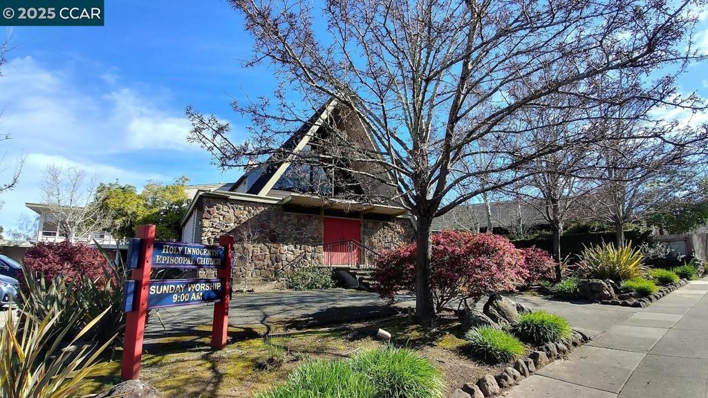 2 Tamalpais Dr Property Photo 1