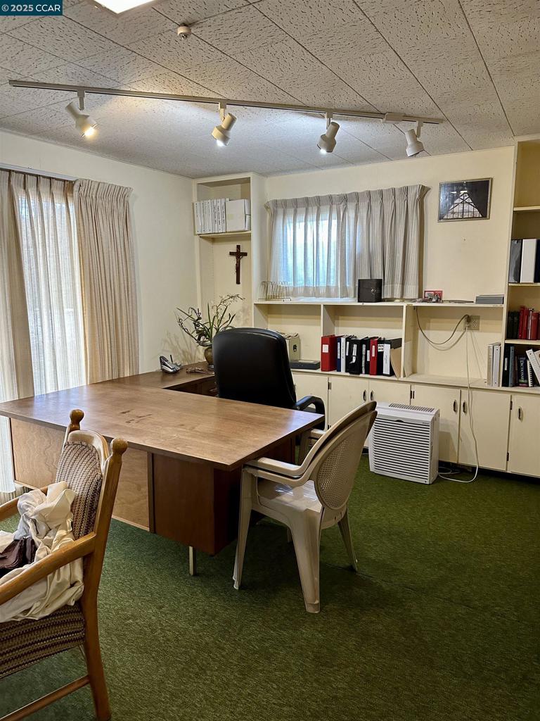 2 Tamalpais Dr Property Photo 8