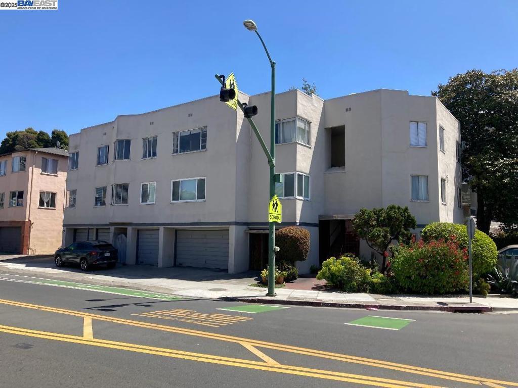 2268 Park Blvd Property Photo 1