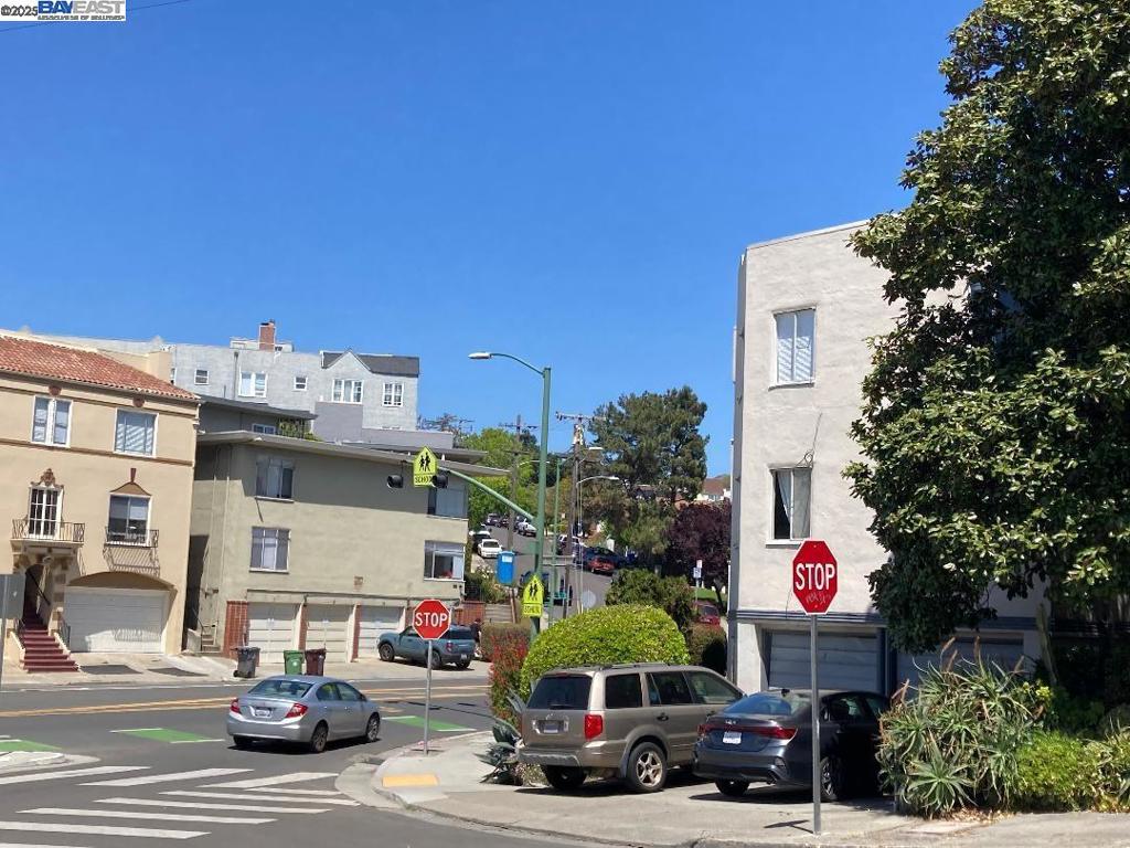 2268 Park Blvd Property Photo 3