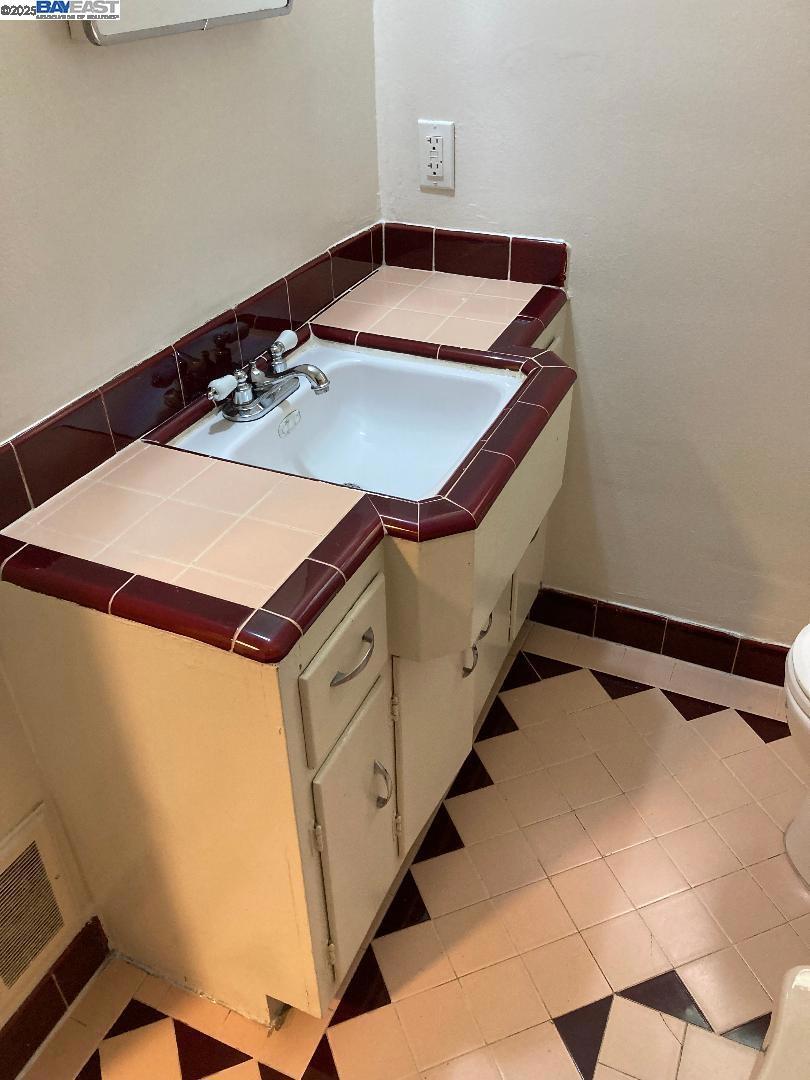 2268 Park Blvd Property Photo 12