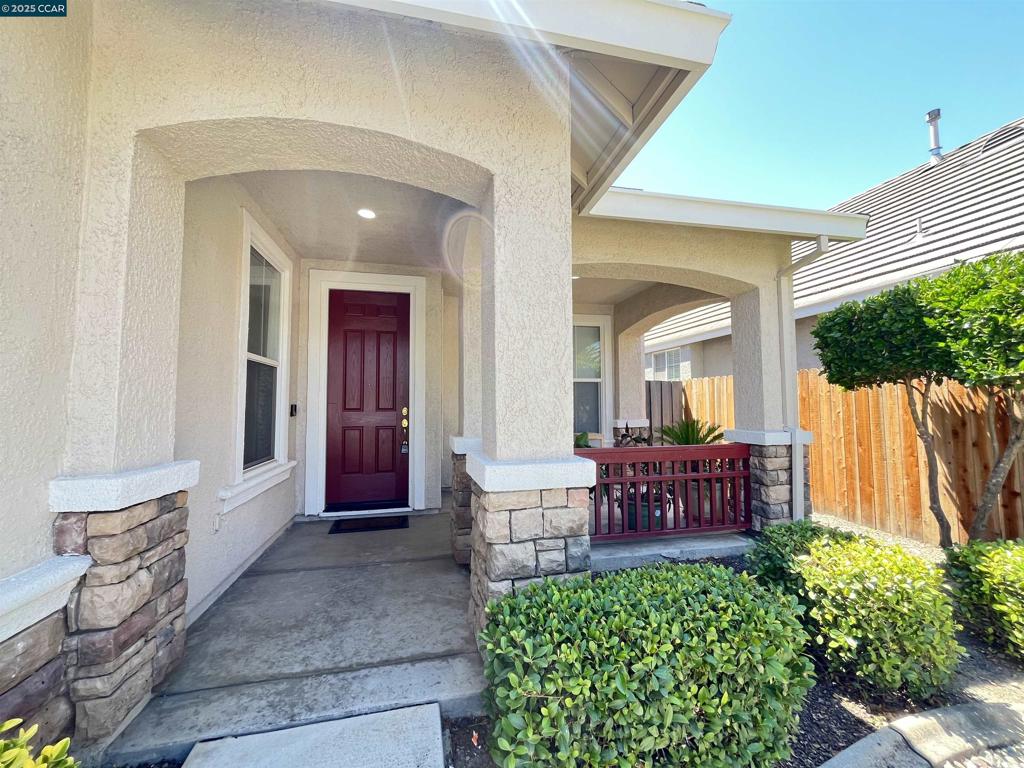 1870 Zurlo Way Property Photo 3