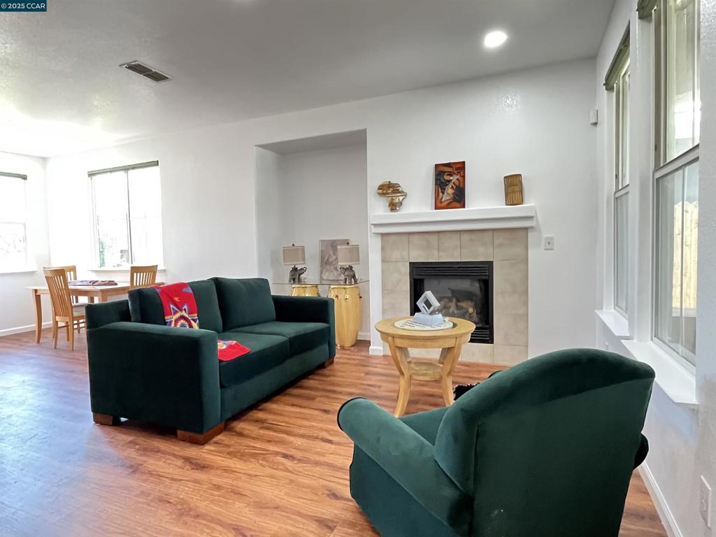 1870 Zurlo Way Property Photo 6