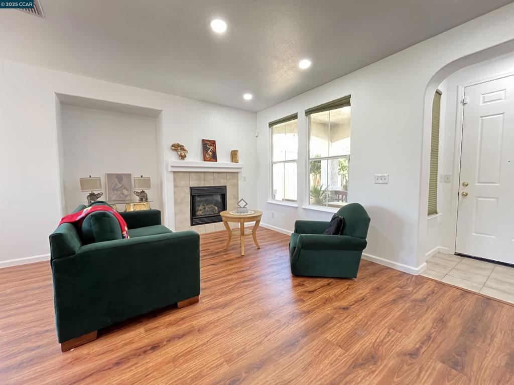 1870 Zurlo Way Property Photo 7