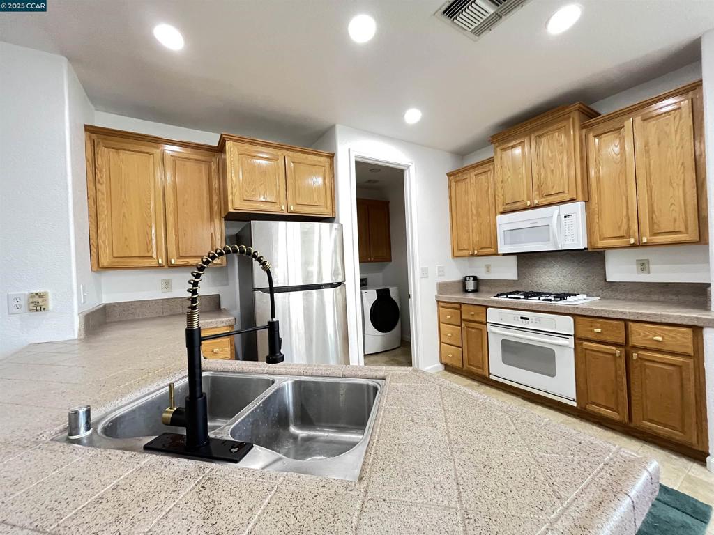 1870 Zurlo Way Property Photo 15