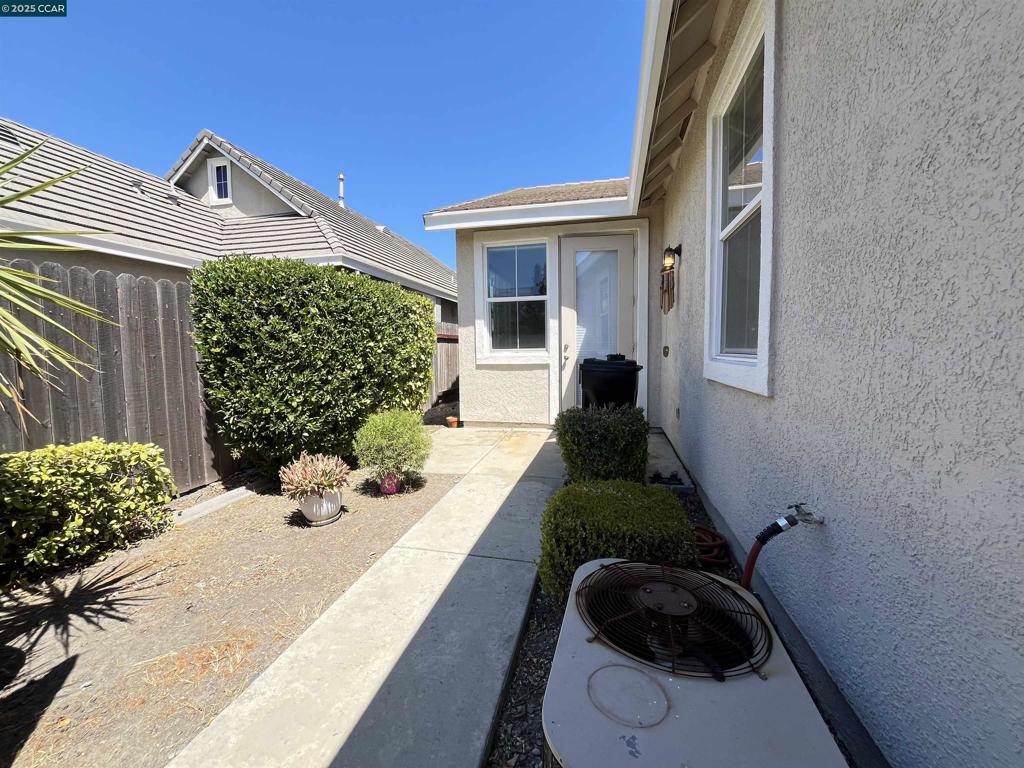 1870 Zurlo Way Property Photo 34