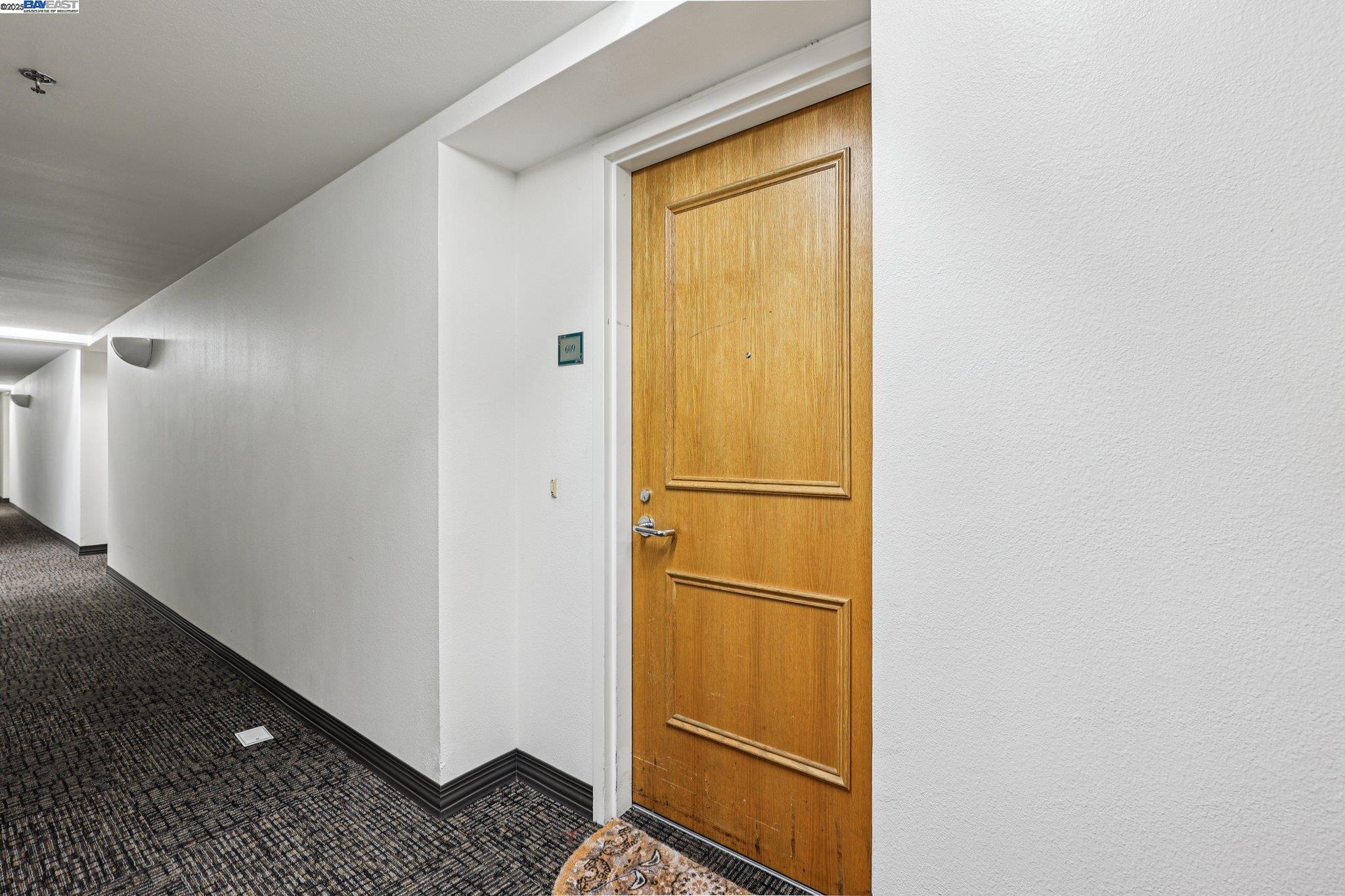 988 Franklin 609 Property Photo 8