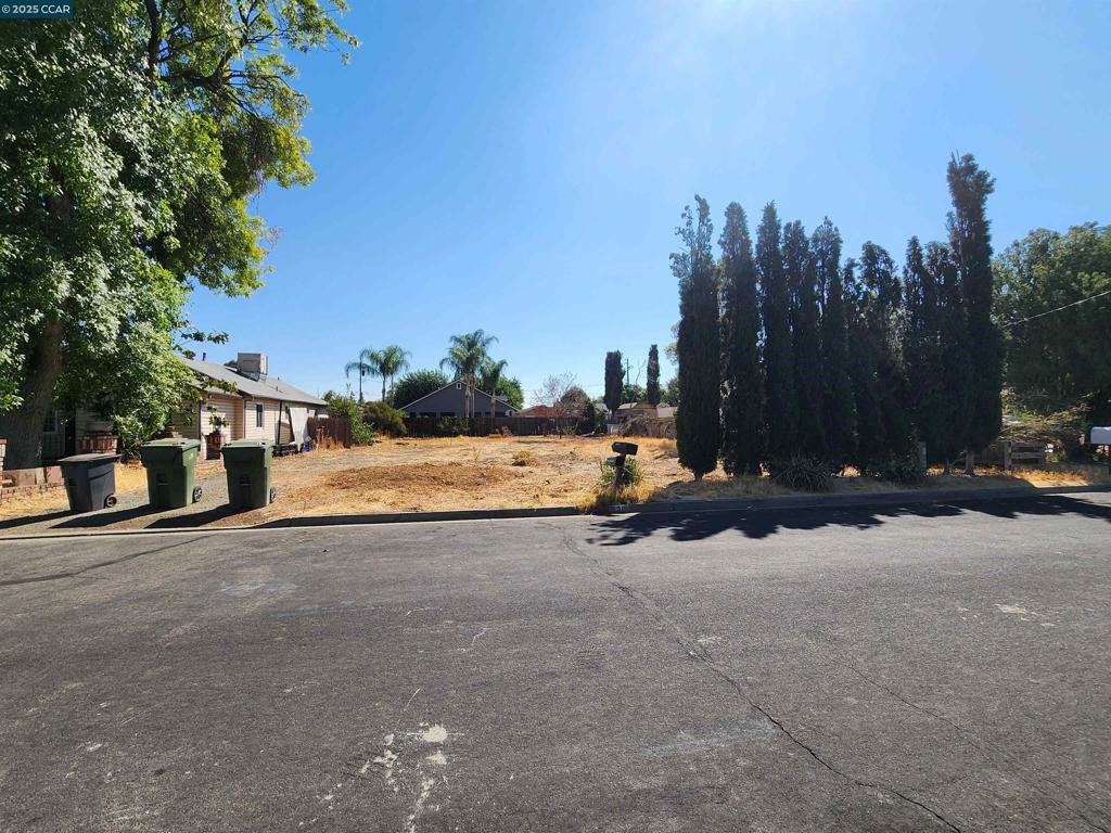 730 Bramhall Property Photo 2