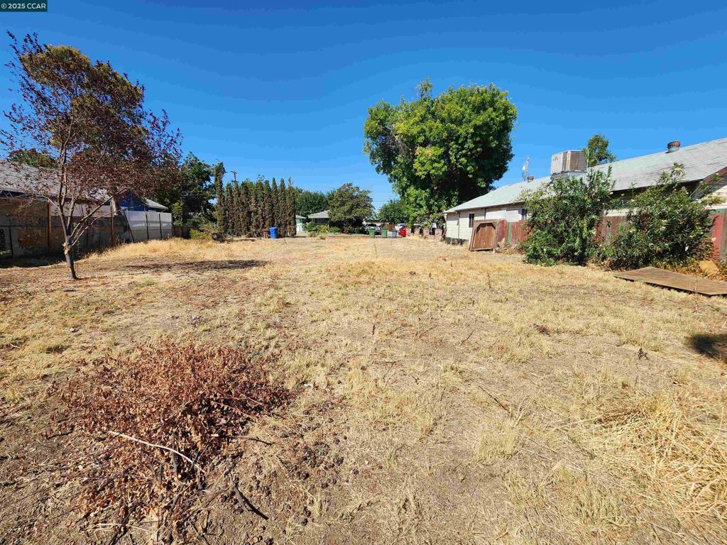 730 Bramhall Property Photo 4
